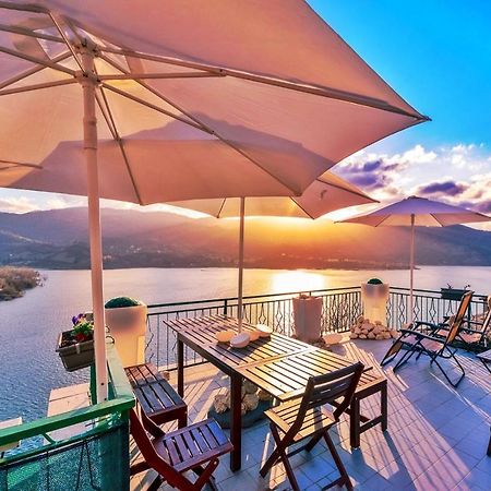 La Terrazza Sul Lago Turano Кастель-ді-Тора Екстер'єр фото