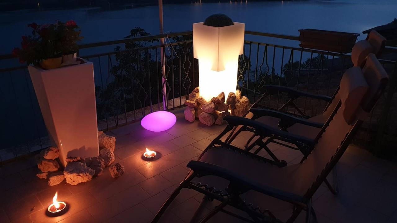 La Terrazza Sul Lago Turano Кастель-ді-Тора Екстер'єр фото