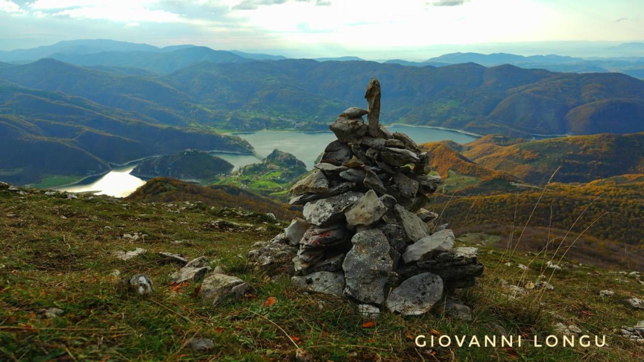 La Terrazza Sul Lago Turano Кастель-ді-Тора Екстер'єр фото
