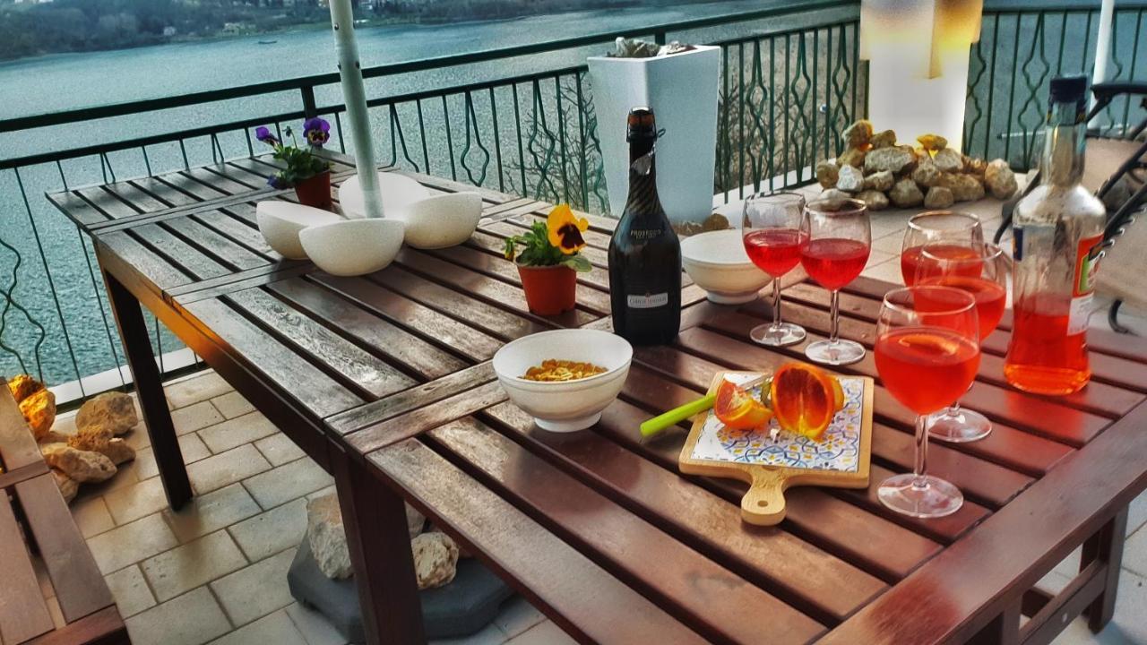 La Terrazza Sul Lago Turano Кастель-ді-Тора Екстер'єр фото