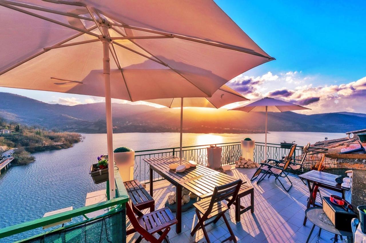 La Terrazza Sul Lago Turano Кастель-ді-Тора Екстер'єр фото
