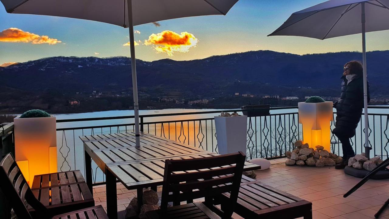 La Terrazza Sul Lago Turano Кастель-ді-Тора Екстер'єр фото