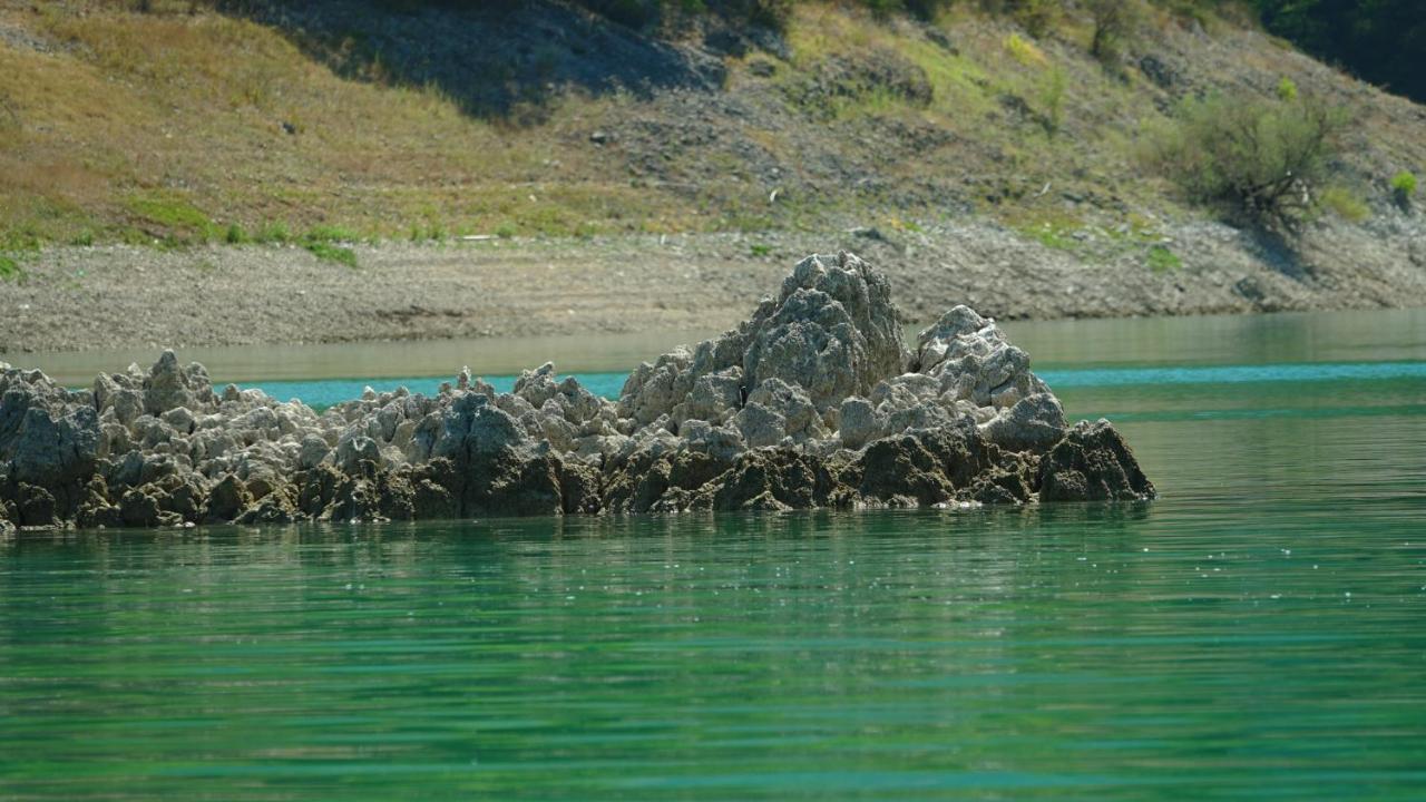 La Terrazza Sul Lago Turano Кастель-ді-Тора Екстер'єр фото