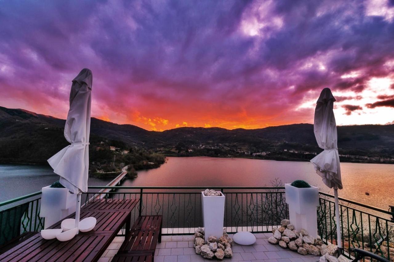 La Terrazza Sul Lago Turano Кастель-ді-Тора Екстер'єр фото