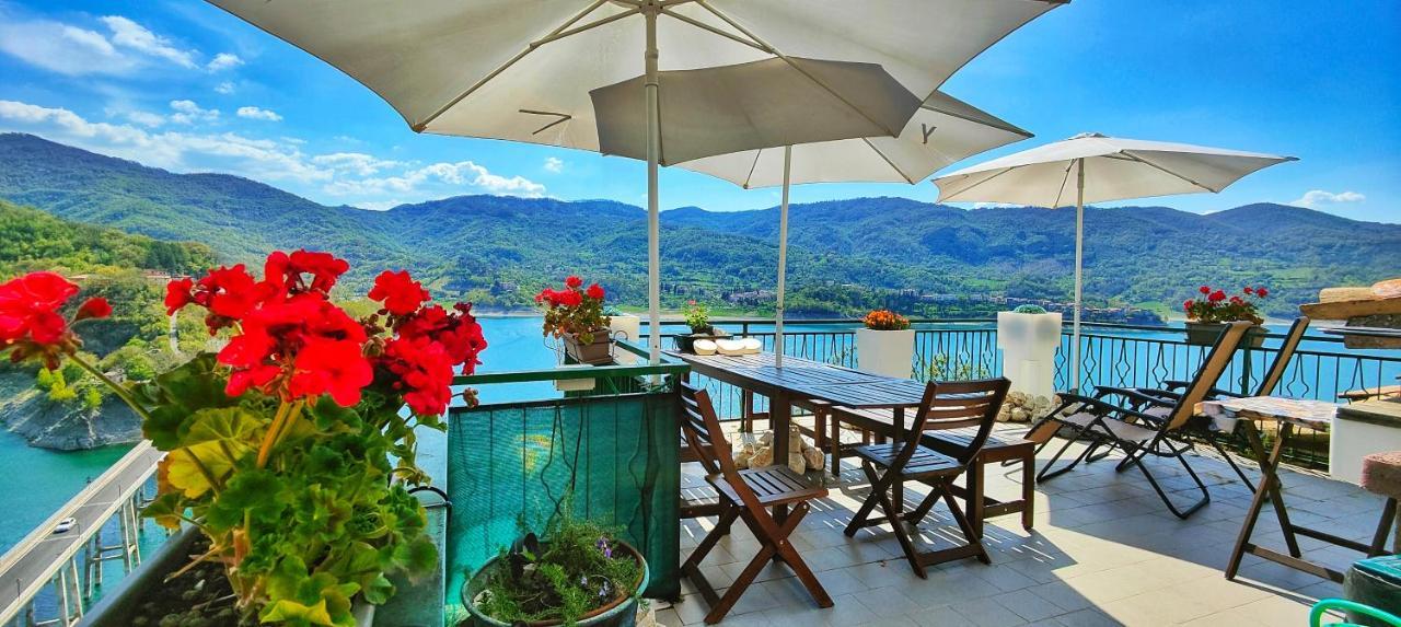 La Terrazza Sul Lago Turano Кастель-ді-Тора Екстер'єр фото